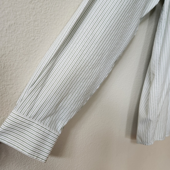 Vintage Eddie Bauer Wrinkle Resistant Men's Button Up Shirt in Green Stripe - Picture 3 of 8